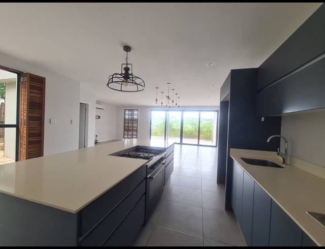 3 BEDROOM TOWNHOUSE FOR SALE IN SIMBITHI ECO ESTATE